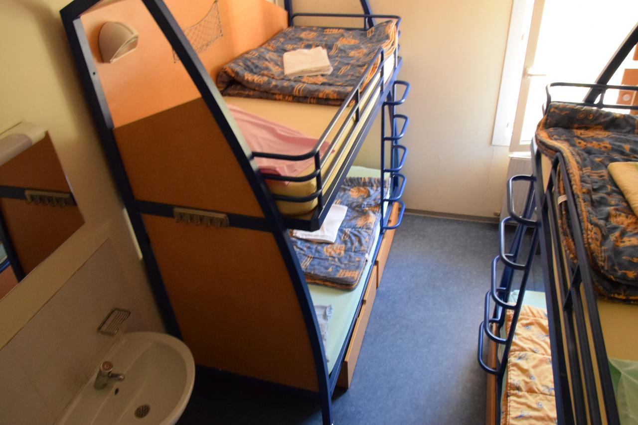 Auberge De Jeunesse Jas De Bouffan Aix-en-Provence Eksteriør billede